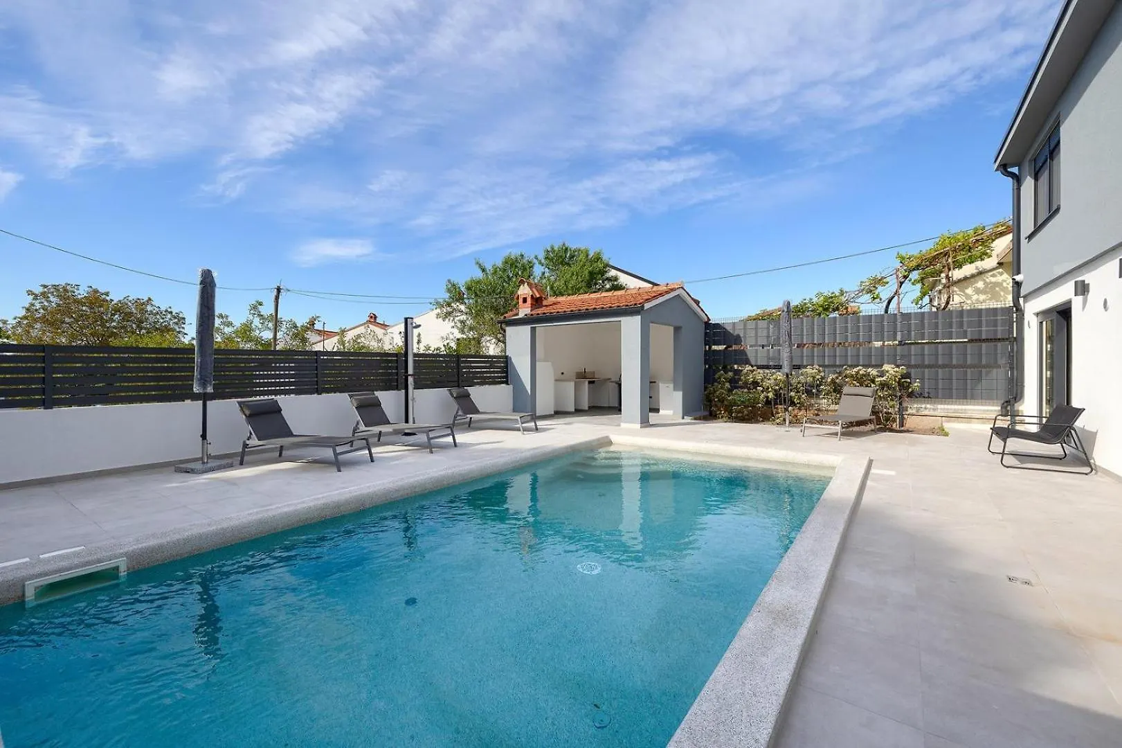 Villa Meri With Private Pool And Sea View Pula