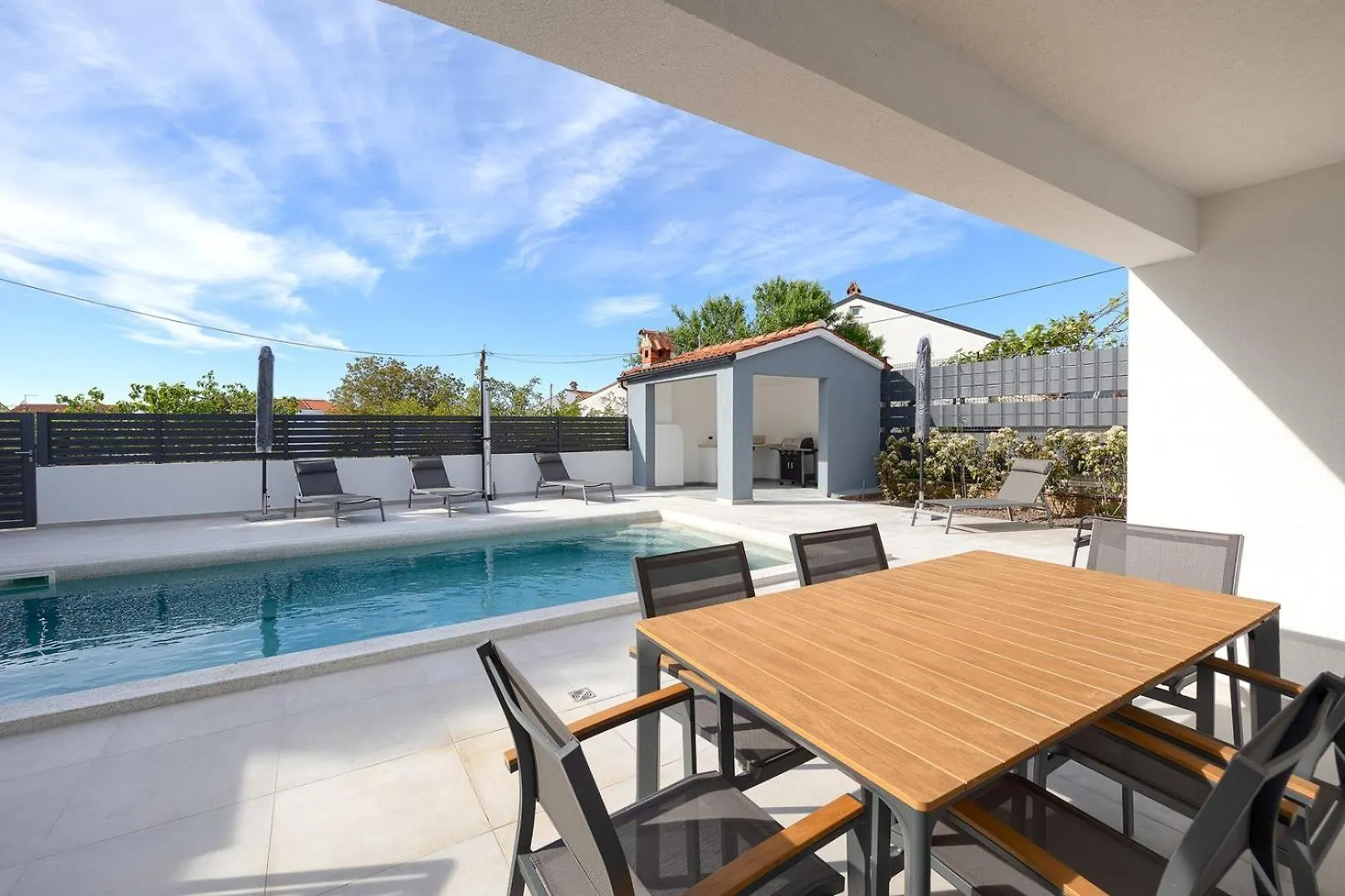 Villa Meri With Private Pool And Sea View Pula