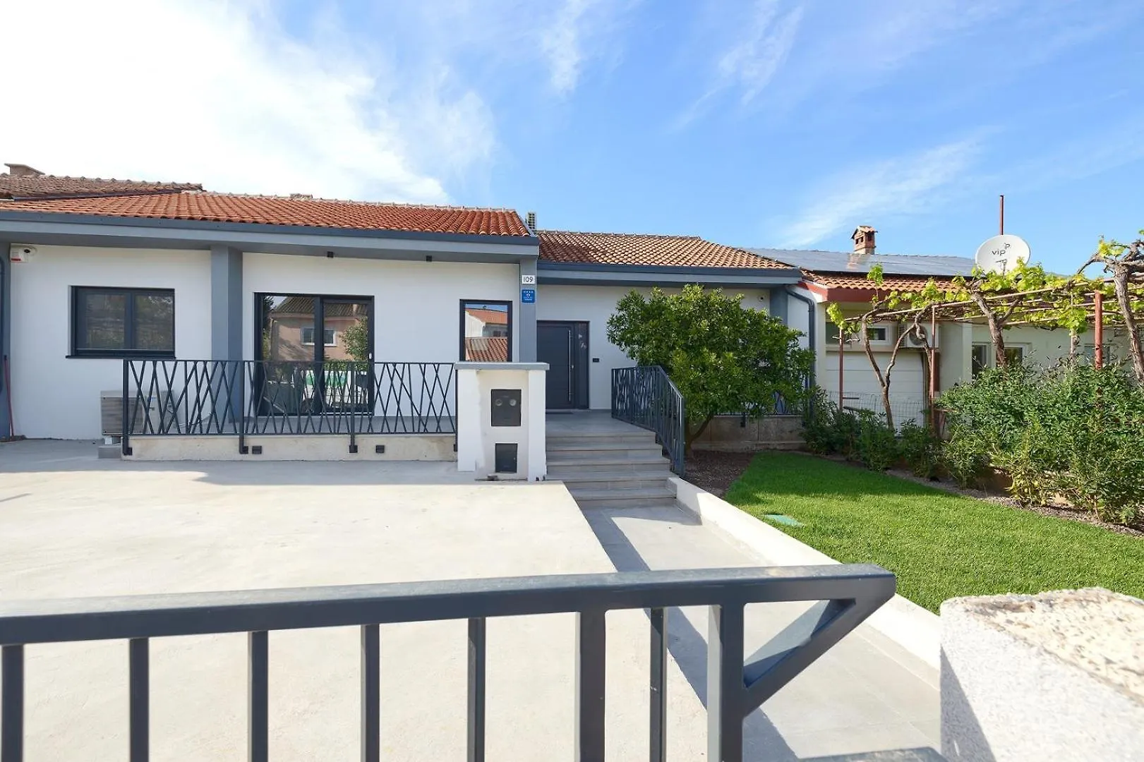 Villa Meri With Private Pool And Sea View Pula Croatia