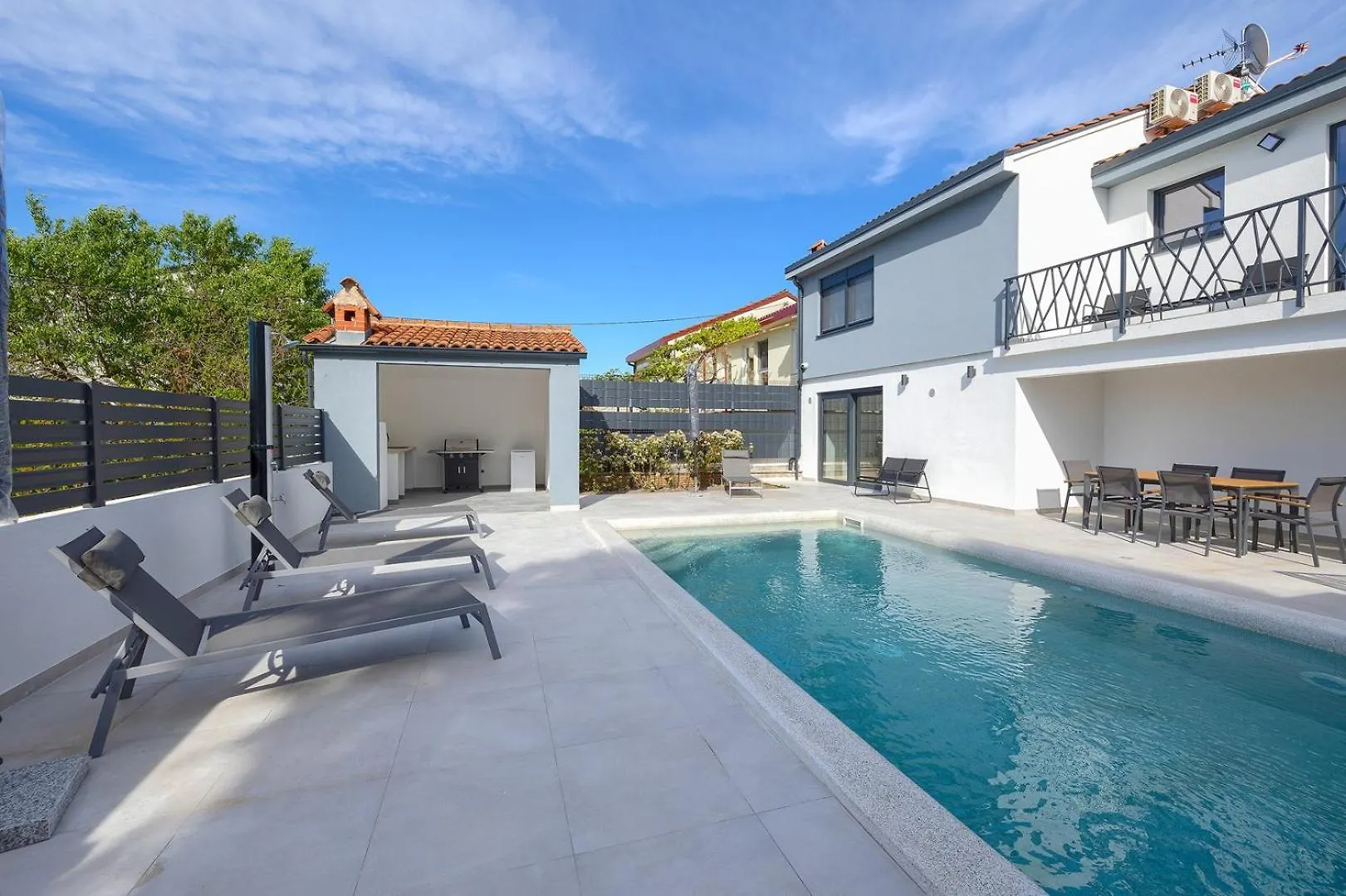 Villa Meri With Private Pool And Sea View Pula